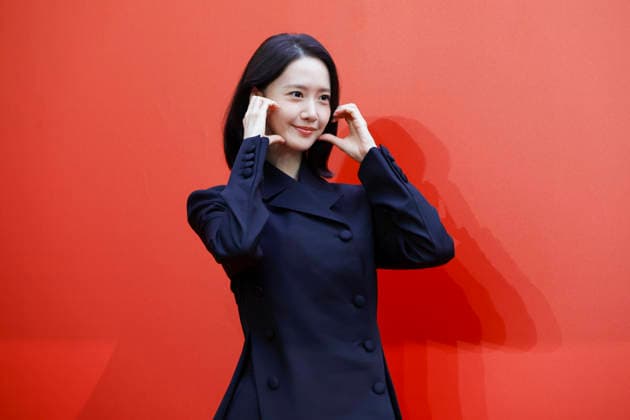 South Korean celebrities attend Amorepacific exhibition in Seoul South Korean singer and actress Yoona poses during the opening of the Secret Garden, Crafted in Time exhibition by South Korea s leading cosmetics company Amorepacific in Seoul, South Korea, on September 30, 2026. Seoul South Korea  Copyright: xMatrixxImagesx xJungxUi-Chelx