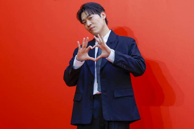 South Korean celebrities attend Amorepacific exhibition in Seoul Korean-American singer John Park poses during the opening of the Secret Garden, Crafted in Time exhibition by South Korea s leading cosmetics company Amorepacific in Seoul, South Korea, on September 30, 2026. Seoul South Korea  Copyright: xMatrixxImagesx xJungxUi-Chelx