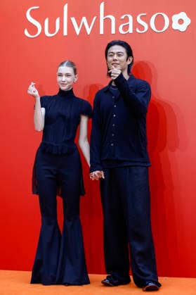 South Korean celebrities attend Amorepacific exhibition in Seoul South Korean rapper Beenzino (R) and his wife, German model Stefanie Michova, pose during the opening of the Secret Garden, Crafted in Time exhibition by South Korea s leading cosmetics company Amorepacific in Seoul, South Korea, on September 30, 2026. Seoul South Korea  Copyright: xMatrixxImagesx xJungxUi-Chelx