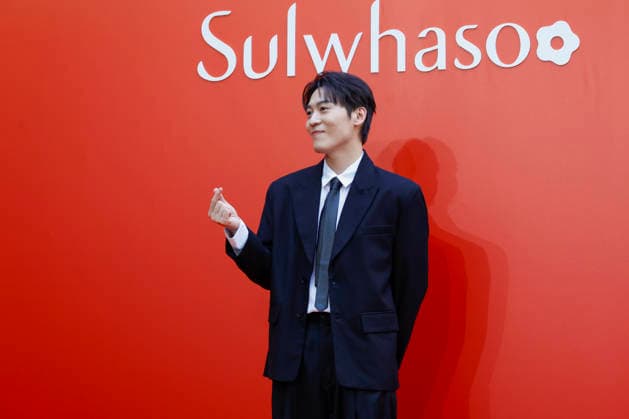 South Korean celebrities attend Amorepacific exhibition in Seoul Korean-American singer John Park poses during the opening of the Secret Garden, Crafted in Time exhibition by South Korea s leading cosmetics company Amorepacific in Seoul, South Korea, on September 30, 2026. Seoul South Korea  Copyright: xMatrixxImagesx xJungxUi-Chelx