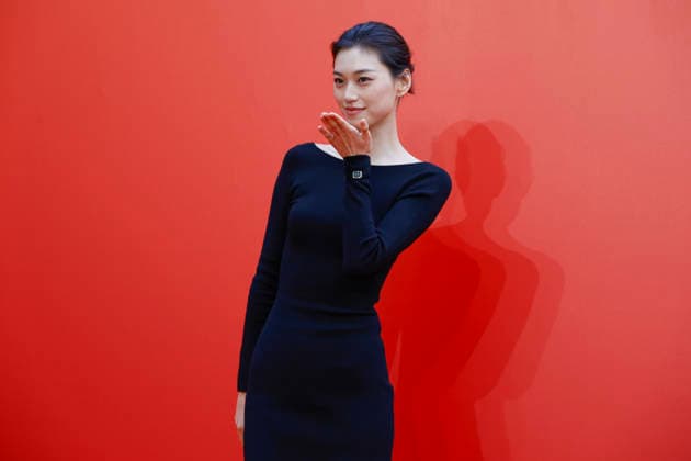 South Korean celebrities attend Amorepacific exhibition in Seoul South Korean singer and actress Kim Do-yeon poses during the opening of the Secret Garden, Crafted in Time exhibition by South Korea s leading cosmetics company Amorepacific in Seoul, South Korea, on September 30, 2026. Seoul South Korea  Copyright: xMatrixxImagesx xJungxUi-Chelx