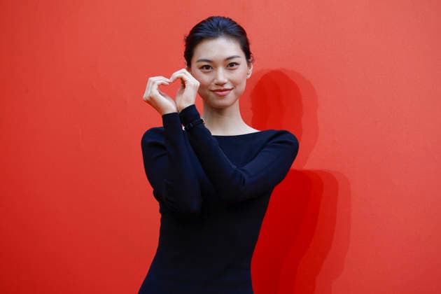 South Korean celebrities attend Amorepacific exhibition in Seoul South Korean singer and actress Kim Do-yeon poses during the opening of the Secret Garden, Crafted in Time exhibition by South Korea s leading cosmetics company Amorepacific in Seoul, South Korea, on September 30, 2026. Seoul South Korea  Copyright: xMatrixxImagesx xJungxUi-Chelx