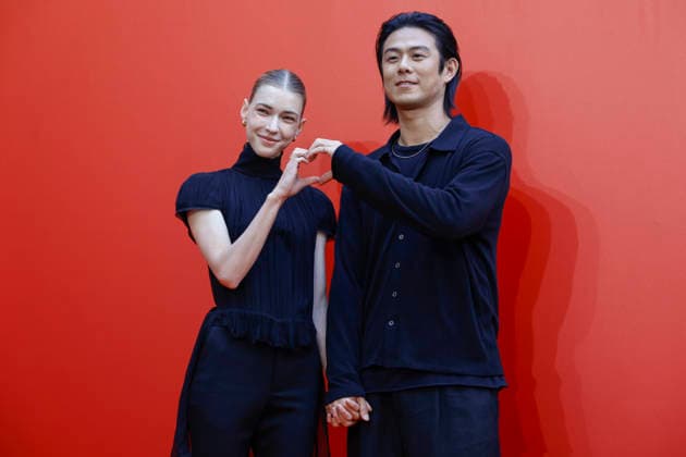 South Korean celebrities attend Amorepacific exhibition in Seoul South Korean rapper Beenzino (R) and his wife, German model Stefanie Michova, pose during the opening of the Secret Garden, Crafted in Time exhibition by South Korea s leading cosmetics company Amorepacific in Seoul, South Korea, on September 30, 2026. Seoul South Korea  Copyright: xMatrixxImagesx xJungxUi-Chelx