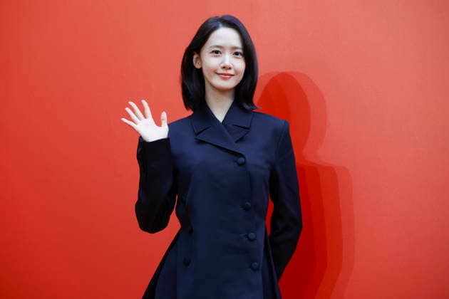 South Korean celebrities attend Amorepacific exhibition in Seoul South Korean singer and actress Yoona poses during the opening of the Secret Garden, Crafted in Time exhibition by South Korea s leading cosmetics company Amorepacific in Seoul, South Korea, on September 30, 2026. Seoul South Korea  Copyright: xMatrixxImagesx xJungxUi-Chelx