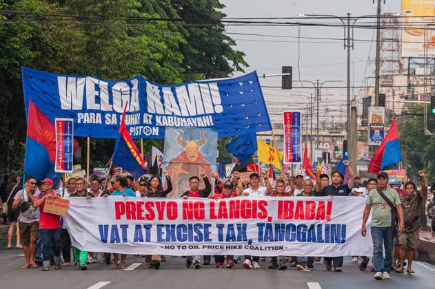 September 30, 2026, Quezon City, Quezon, Philippines: Hundreds of Filipinos took to the streets of Manila to support the Public Transportation Workers such as drivers and operators as they end their 2-day strike against rising fuel costs. The protest in Manila is one of the many protests and strikes happening across the country as oil prices continue to soar, days after the approved increase of fare in public transportaion. Quezon City Philippines - ZUMAy102 20260930_zip_y102_006 Copyright: xKenosisxYapx