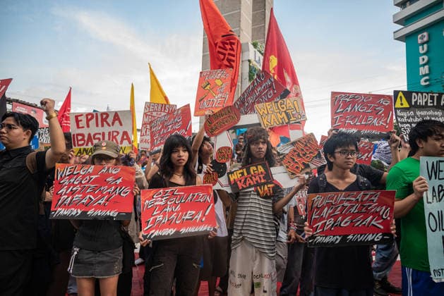 September 30, 2026, Quezon City, Quezon, Philippines: Hundreds of Filipinos took to the streets of Manila to support the Public Transportation Workers such as drivers and operators as they end their 2-day strike against rising fuel costs. The protest in Manila is one of the many protests and strikes happening across the country as oil prices continue to soar, days after the approved increase of fare in public transportaion. Quezon City Philippines - ZUMAy102 20260930_zip_y102_010 Copyright: xKenosisxYapx