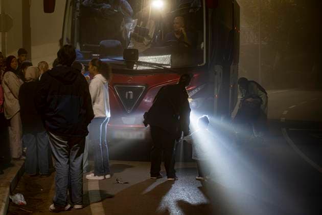 Police Begin the Process of Registering Migrants Camped Outside La Hípica in Ceuta Migrant families board a bus to begin the registration process outside the La Hípica Equestrian Center in Ceuta on September 30, 2026, in Ceuta, Spain. Police have begun the official registration and identification of migrant minors and adults who are camped out and waiting in the vicinity of the equestrian center. SEPTEMBER 30, 2026. PIXELATED. Ceuta, Spain.  Copyright: xMarcosxMorenox 7810383