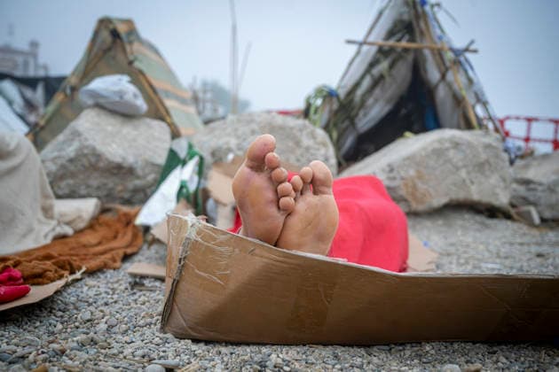 The illegal settlement at El Trampolín will not be cleared today. Migrants at the settlement on El Trampolín Beach, September 30, 2026, in Ceuta, Spain. Hundreds of migrants continue to live on El Trampolín Beach after the eviction of the settlement was postponed. SEPTEMBER 30, 2026 MIGRATION CRISIS Ceuta, Spain  Copyright: xMarcosxMorenox 7810438