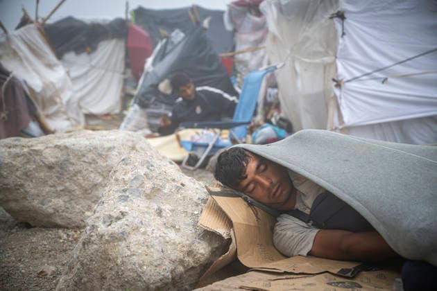 The illegal settlement at El Trampolín will not be cleared today. Migrants at the settlement on El Trampolín Beach, September 30, 2026, in Ceuta, Spain. Hundreds of migrants continue to live on El Trampolín Beach after the eviction of the settlement was postponed. SEPTEMBER 30, 2026 MIGRATION CRISIS Ceuta, Spain  Copyright: xMarcosxMorenox 7810439