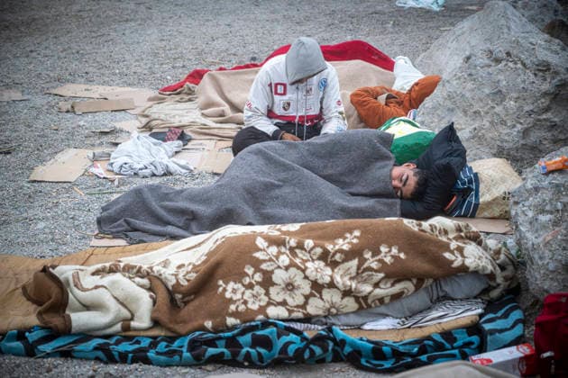 The illegal settlement at El Trampolín will not be cleared today. Migrants at the settlement on El Trampolín Beach, September 30, 2026, in Ceuta, Spain. Hundreds of migrants continue to live on El Trampolín Beach after the eviction of the settlement was postponed. SEPTEMBER 30, 2026 MIGRATION CRISIS Ceuta, Spain  Copyright: xMarcosxMorenox 7810450