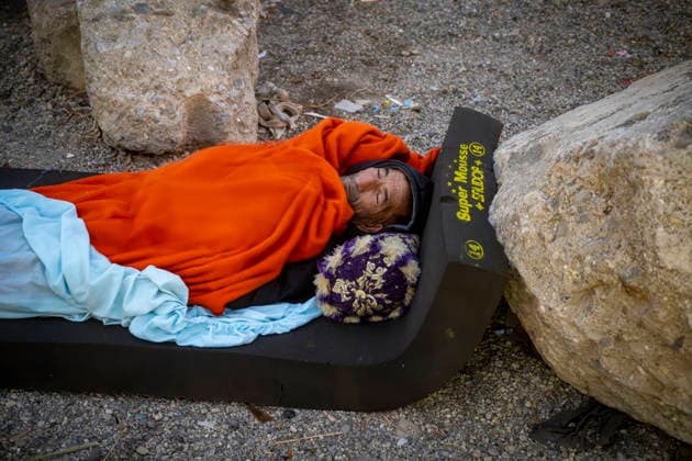 The illegal settlement at El Trampolín will not be cleared today. A migrant at the settlement on El Trampolín Beach, September 30, 2026, in Ceuta, Spain. Hundreds of migrants continue to live on El Trampolín Beach after the eviction of the settlement was postponed. SEPTEMBER 30, 2026 MIGRATION CRISIS Ceuta, Spain  Copyright: xMarcosxMorenox 7810453