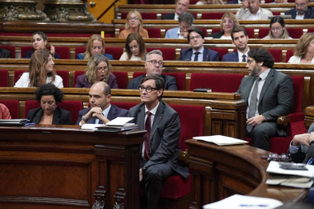 The General Policy Debate Continues in the Parliament of Catalonia The president of the Catalan Government, Salvador Illa, during the General Policy Debate in the Parliament of Catalonia on September 30, 2026, in Barcelona, Catalonia, Spain. The Parliament is entering the second day of the General Policy Debate, during which discussions will continue on proposals regarding housing, regional financing, and the management of education. SEPTEMBER 30, 2026, Spain Copyright: xDavidxZorrakinox 7810471