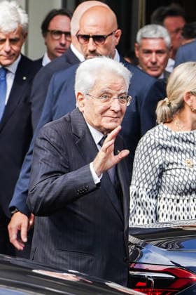 IPA89141144 - MILAN, September 30, 2026 President of the Republic Sergio Mattarella at Milan™s Teatro alla Scala for the celebrations marking the 120th anniversary of the CGIL labor union. Pictured: Sergio Mattarella leaving Milan™s Teatro alla Scala.  Copyright: xEmanuelexRobertoxDexCarlix xx IPA89141144