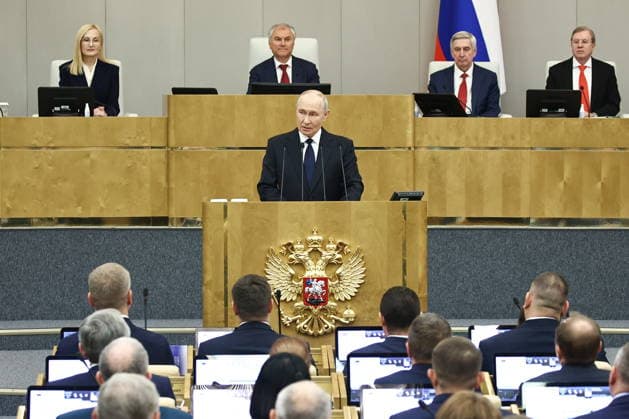 RUSSIA, MOSCOW - SEPTEMBER 30, 2026: Vladimir Putin, President of Russia, addresses the first plenary meeting of the Russian State Duma of the 9th convocation, with Speaker Vyacheslav Volodin (2nd L), his deputies Irina Yarovaya, Vitaly Savelyev and Ivan Melnikov (R-L) in the background. Mikhail Tereshchenko TASS  98570077
