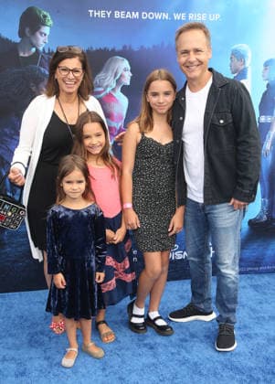 **FILE PHOTO** Chad Lowe™s Daughter, Fiona Lowe has Passed Away at 13. LOS ANGELES, CA - JULY 9: Kim Painter, Nixie Barbara Lowe, Fiona Helper Lowe, , Kim Lowe and Mabel Painter Lowe and Chad Lowe, at the Disney+ Original Movie Zombies 3 Los Angeles Premiere at the Barker Hangar in Los Angeles, California on July 9, 2022. Copyright: xFayexSadoux