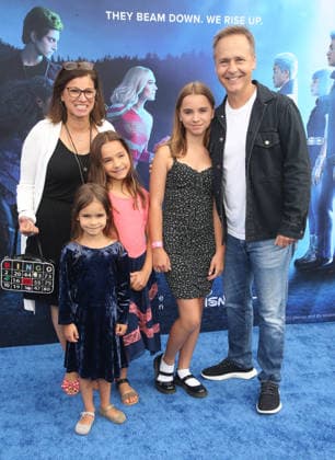 **FILE PHOTO** Chad Lowe™s Daughter, Fiona Lowe has Passed Away at 13. LOS ANGELES, CA - JULY 9: Kim Painter, Nixie Barbara Lowe, Fiona Helper Lowe, , Kim Lowe and Mabel Painter Lowe and Chad Lowe, at the Disney+ Original Movie Zombies 3 Los Angeles Premiere at the Barker Hangar in Los Angeles, California on July 9, 2022. Copyright: xFayexSadoux