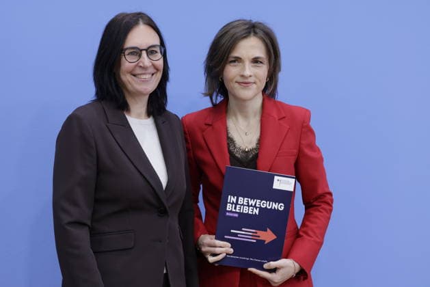 Prof. Dr. Marion Reiser, Institute for Political Science and KomRex Center for Research on Right-Wing Extremism, Democracy Education, and Social Integration, Friedrich Schiller University of Jena; Minister of State Elisabeth Kaiser, Member of the Bundestag, Federal Government Commissioner for Eastern Germany, Germany, Berlin, Federal P