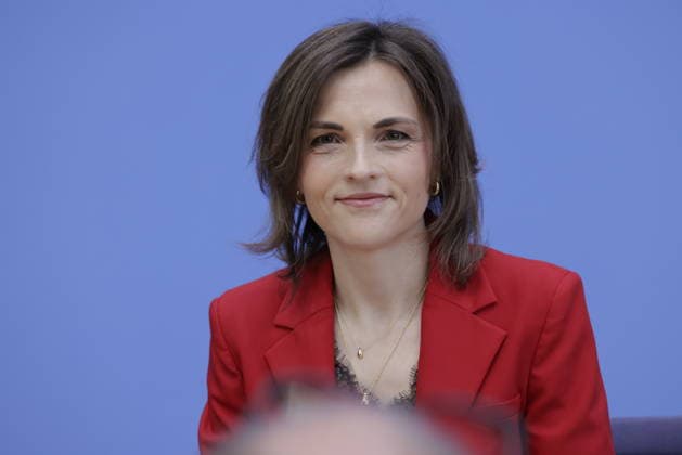 Minister of State Elisabeth Kaiser, Member of the Bundestag, Federal Government Commissioner for Eastern Germany, Germany, Berlin, Federal Press Conference, Topic: Report by the Federal Government Commissioner for Eastern Germany