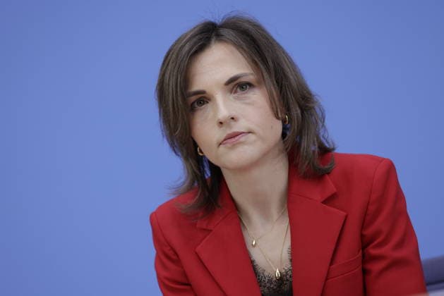 Minister of State Elisabeth Kaiser, Member of the Bundestag, Federal Government Commissioner for Eastern Germany, Germany, Berlin, Federal Press Conference, Topic: Report by the Federal Government Commissioner for Eastern Germany