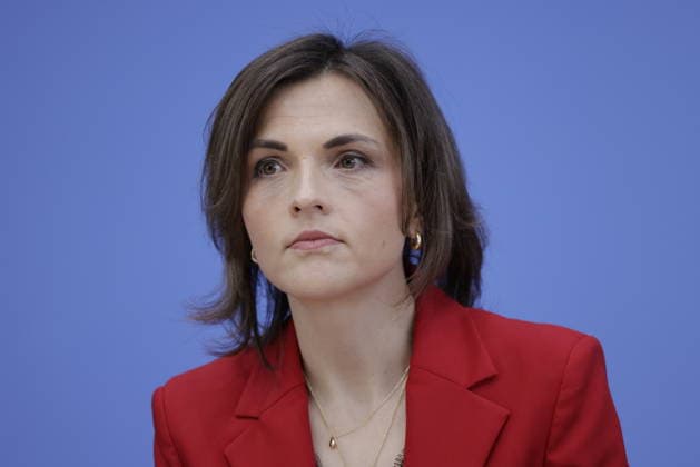 Minister of State Elisabeth Kaiser, Member of the Bundestag, Federal Government Commissioner for Eastern Germany, Germany, Berlin, Federal Press Conference, Topic: Report by the Federal Government Commissioner for Eastern Germany