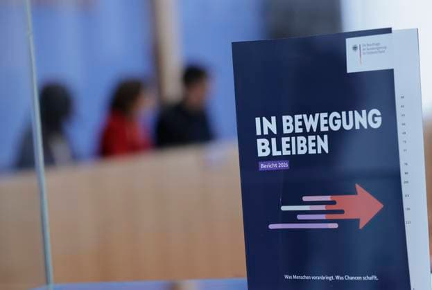 Germany, Berlin, Federal Press Conference, Topic: Report by the Federal Government Commissioner for Eastern Germany