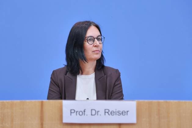 Berlin, Germany, September 30, 2026 Federal Press Conference Report by Marion Reiser, Federal Government Commissioner for Eastern Germany, Institute for Political Science and Center for Research on Right-Wing Extremism, Democracy Education, and Social Integration (KomRex), Friedrich Schiller University of Jena Copyright: xdtsxNachrichtenagenturx dts_136882