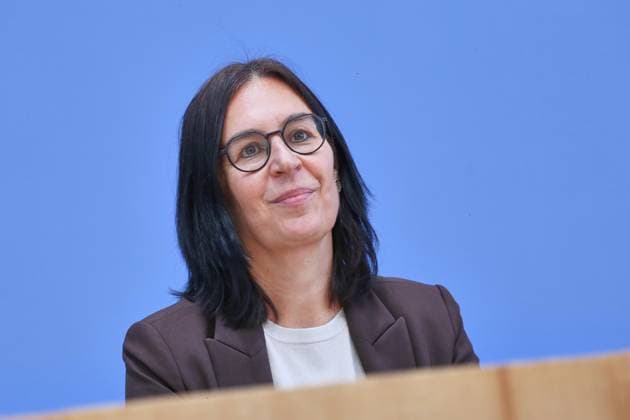 Berlin, Germany, September 30, 2026 Federal Press Conference Report by Marion Reiser, Federal Government Commissioner for Eastern Germany, Institute for Political Science and Center for Research on Right-Wing Extremism, Democracy Education, and Social Integration (KomRex), Friedrich Schiller University of Jena Copyright: xdtsxNachrichtenagenturx dts_136883
