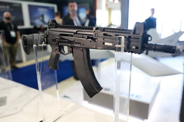 30.09.2026. Azerbaijan. Baku. AK-15SK assault rifle presented at the stand of Kalashnikov Concern at the Azerbaijan International Defense Industry Exhibition ADEX 2026. Alexey Belkin NEWS.ru BelkinxAlexey
