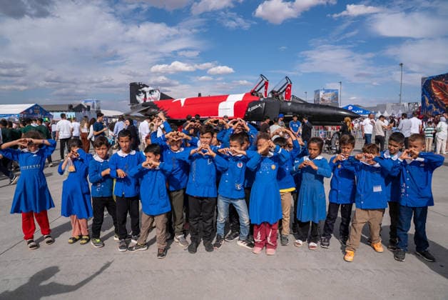 TEKNOFEST Southeast in Turkiye s Sanliurfa SANLIURFA, TURKIYE - SEPTEMBER 30: Students pose for photos as the TEKNOFEST Aviation, Space and Technology Festival, organized by the Turkish Ministry of Industry and Technology, the T3 Foundation and Defense Technologies Engineering and Trade Inc. (STM), welcomes visitors at Sanliurfa GAP Airport in Sanliurfa, Turkiye, on September 30, 2026. Arman Onal Anadolu Sanliurfa Turkey. Editorial use only. Please get in touch for any other usage.  Copyright: x2026xAnadoluxArmanxOnalx