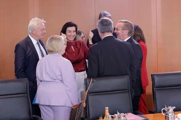 Alois Rainer, Federal Minister of Food, Agriculture, and Homeland Affairs; Dorothee Bär, Federal Minister of Research, Technology, and Space; Boris Pistorius, Federal Minister of Defense; Germany; Berlin; Federal Chancellery; At its 60th meeting on September 30, 2026, the Federal Cabinet will address, among other things, the Bundeswehr’s overseas missions
