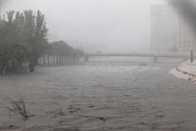 The Lez River in Flood Benjamin ELKAIM MAXPPP Montpellier September 30, 2026 The Lez River in flood amid heavy rain in Montpellier during the Cévenol storm on September 30, 2026. The waters are high and very choppy. Montpellier, France, September 30, 2026—the first heavy rains after summer in southern France. Montpellier, FRANCE  Copyright: xMAXPPPxBenjaminxELKAIMx ELK202609305200 ELK202609305200