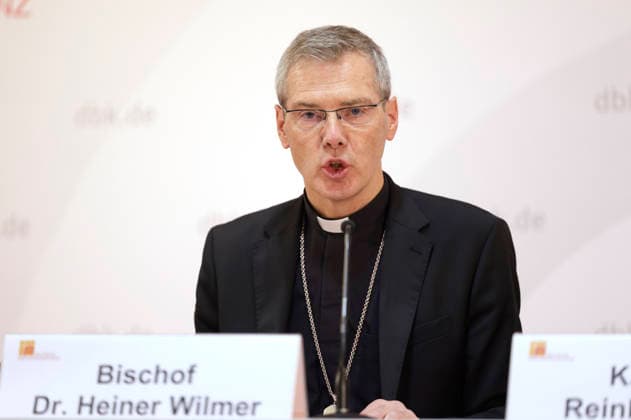 Heiner Wilmer at the press conference for the study day on Artificial Intelligence, Humanity, and the Common Good: Insights from the Social Encyclical *Magnifica humanitas* during the fall plenary assembly of the German Bishops’ Conference at the Fulda Cathedral Parish Center, September 30, 2026 Foto:xP.xBackx xFuturexImagex dbk_pressegespraech_6910