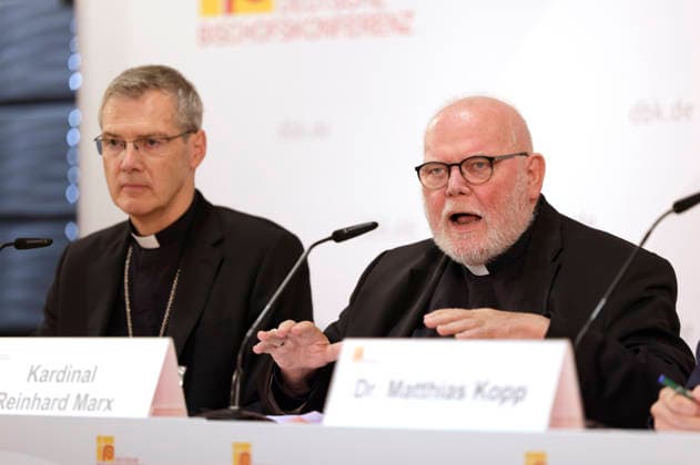 Heiner Wilmer and Cardinal Reinhard Marx at the press conference for the study day Artificial Intelligence, Humanity, and the Common Good: Insights from the Social Encyclical *Magnifica humanitas* during the fall plenary assembly of the German Bishops’ Conference at the Fulda Cathedral Parish Center, September 30, 2026 Foto:xP.xBackx xFuturexImagex dbk_pressegespraech_6921