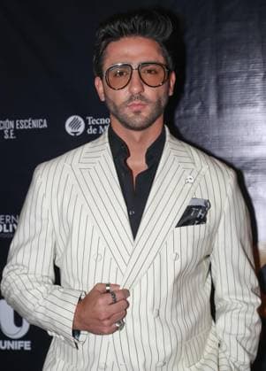 September 30, 2026: TO-45286- CIUDAD DE MEXICO,2026-09-29. Luis Caballero EL PO arrives on the red carpet ahead of the Association of Theatre Critics and Journalists (ACPT) Awards Gala, held at the Esperanza Iris City Theatre in Mexico City. Clasos.com.mx - ZUMAcs4_ 20260930_faa_cs4_019 Copyright: xLuisxMarinx