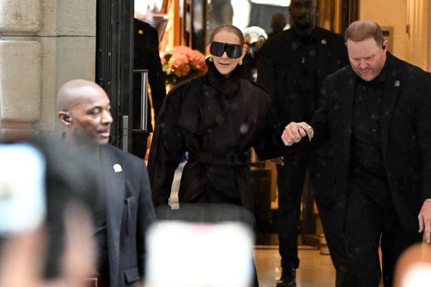 Céline Dion spent some time with her fans at the Royal Monceau Hotel in Paris, France, before heading to the event venue. Céline Dion spends time with fans before going to the venue, the Royal Monceau Hotel in Paris, France 460074 September 30, 2026 PARIS France  Copyright: xL.Urmanx xStarfacex STAR_460074_001