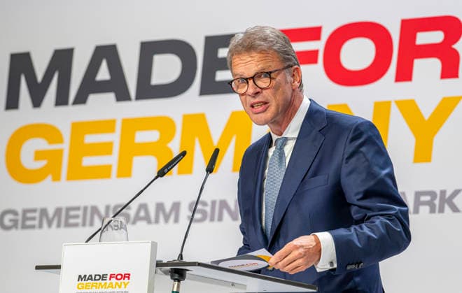 Lars Klingbeil (EUR), Germany, Berlin, September 30, 2026 Press statements by Vice Chancellor and Federal Minister of Finance Lars Klingbeil (SPD), Christian Sewing of Deutsche Bank and Roland Busch of Siemens Keynote address by Federal Minister of Finance Lars Klingbeil (SPD) at the annual meeting of the Made for Germany initiative in the Mosaik