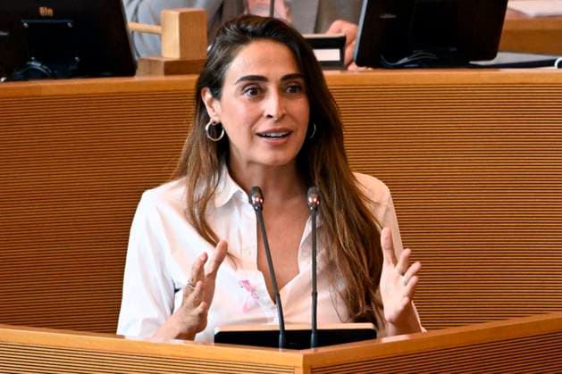 Plenary session of the Walloon Parliament 30 09 2026 NAMUR, BELGIUM - SEPTEMBER 30 : Ozlem Ozen (PS) pictured during the plenary session of the Walloon Parliament on September 30, 2026 in Namur, Belgium, 30 09 2026 Namur Belgium  Copyright: xDidierxLebrunx
