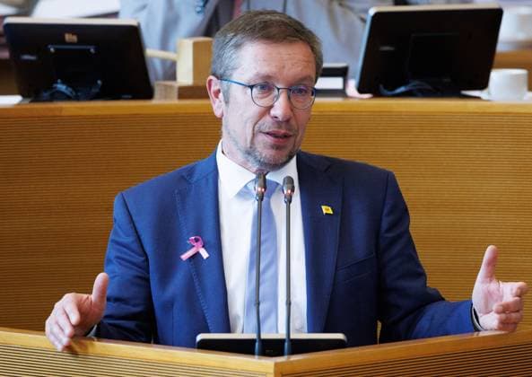 Vice-President and Walloon Minister in charge of Regional Planning, Public Works, Mobility, Road Safety and Local Authorities Francois Desquesnes pictured during a plenary session of the Walloon Parliament in Namur, Wednesday 30 September 2026, in Namur.  BENOITxDOPPAGNE 188353478
