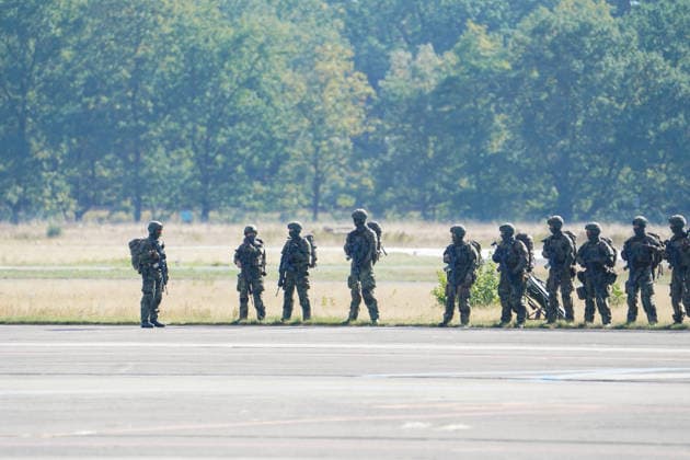 Celle, Germany, Europe The Bundeswehr Army Aviation Corps will showcase its capabilities, operational readiness, and various aviation systems. The event follows the NATO certification exercise GRÜNER FALKE 2026 and includes presentations, technical insights, and an air show featuring more than 35 helicopters Copyright: xAymanxAlahmedx