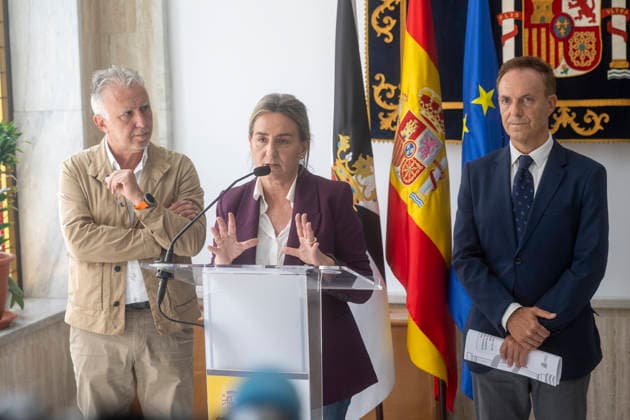 Ángel Víctor Torres chairs a meeting of the Situation Committee for the autonomous city of Ceuta. The Minister of Education, Vocational Training, and Sports, Milagros Tolón c, the Minister of Territorial Policy and Democratic Memory, Ángel Víctor Torres i, and the Government Delegate in Ceuta, David de la Encina d, during the meeting of the Situation Committee for the autonomous city, at the Government Delegation, on September 30, 2026, in Ceuta, Spain. Torres announced that the government will allocate 40.3 million to security and sanitation in Ceuta and that the space next to the prison will be used as a new shelter. SEPTEMBER 30, 2026 Ceuta, Spain  Copyright: xMarcosxMorenox 7811059