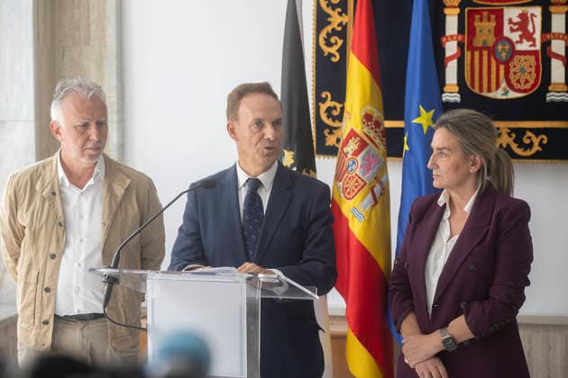 Ángel Víctor Torres chairs a meeting of the Situation Committee for the autonomous city of Ceuta. The Minister of Education, Vocational Training, and Sports, Milagros Tolón d, the Minister of Territorial Policy and Democratic Memory, Ángel Víctor Torres i, and the Government Delegate in Ceuta, David de la Encina c, during the meeting of the autonomous city’s Situation Committee at the Government Delegation on September 30, 2026, in Ceuta, Spain. Torres announced that the government will allocate 40.3 million to security and sanitation in Ceuta and that the space next to the prison will be converted into a new shelter. SEPTEMBER 30, 2026 Ceuta Ceuta, Spain  Copyright: xMarcosxMorenox 7811060