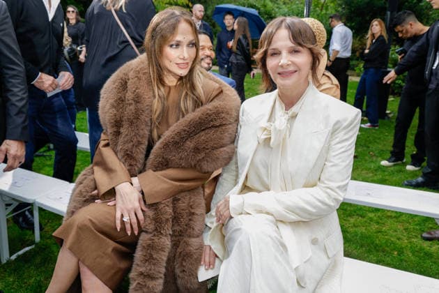 Jennifer Lopez and Juliette Binoche in the front row at the Stella McCartney Women s Ready-to-Wear Spring Summer 2027 Collection fashion show during Paris Fashion Week, September 30, 2026, Olivier Borde, Bestimage, Front Row of the Stella McCartney Women’s Ready-to-Wear Spring Summer 2027 Collection fashion show, during Paris Fashion Week, September 30, 2026, Paris, France  Copyright: xOLIVIERxBORDEx xBESTIMAGExOLIVIERxBORDEx xBESTIMAGEx