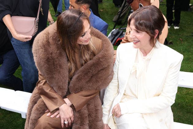PFW - Stella McCartney Front Row Jennifer Lopez and Juliette Binoche at the Stella McCartney fashion show as a part of Paris Fashion Week Spring Summer 2027 on September 30, 2026 in Paris, France. Photo by Jerome Domine ABACAPRESS.COM Paris France  Copyright: xDominexJerome ABACAx
