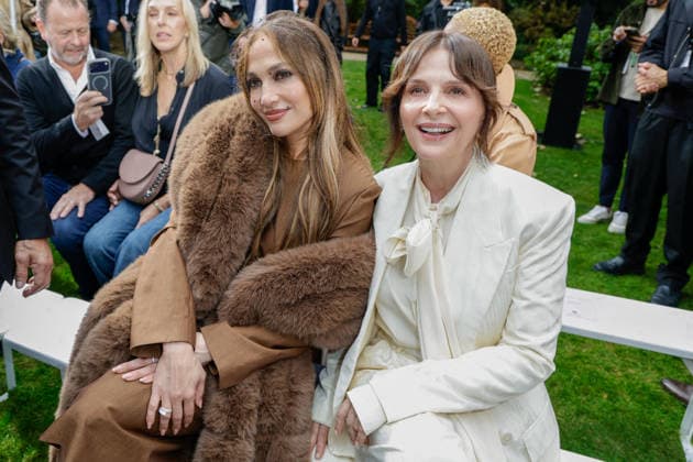 Jennifer Lopez and Juliette Binoche in the front row at the Stella McCartney Women s Ready-to-Wear Spring Summer 2027 Collection fashion show during Paris Fashion Week, September 30, 2026 Olivier Borde Bestimage Front Row at the Stella McCartney Women’s Ready-to-Wear Spring Summer 2027 Collection fashion show during Paris Fashion Week, September 30, 2026, Paris, France  Copyright: xOLIVIERxBORDEx xBESTIMAGExOLIVIERxBORDEx xBESTIMAGEx