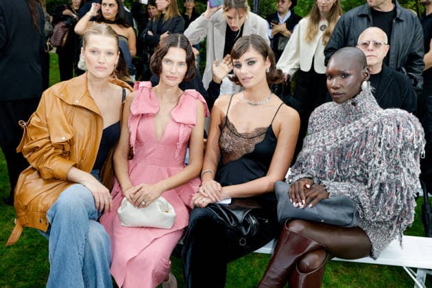 Toni Garrn, Bianca Balti, Taylor Marie Hill, and Adot Gak in the front row at the Stella McCartney Women’s Ready-to-Wear Spring Summer 2027 Collection fashion show during Paris Fashion Week, September 30, 2026 Olivier Borde Bestimage Front Row of the Stella McCartney Women’s Ready-to-Wear Spring Summer 2027 Collection fashion show, during Paris Fashion Week, September 30, 2026, Paris, France  Copyright: xOLIVIERxBORDEx xBESTIMAGExOLIVIERxBORDEx xBESTIMAGEx