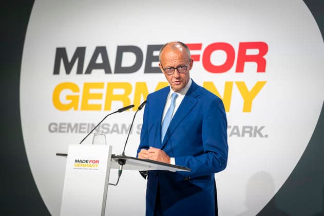 Friedrich Merz (EUR), Germany, Berlin, September 30, 2026 Press statements by Federal Chancellor Friedrich Merz (CDU), Christian Sewing (Deutsche Bank), and Roland Busch (Siemens) Keynote address by Federal Chancellor Merz at the annual meeting of the Made for Germany initiative in the Mosaikhalle at Siemens AG
