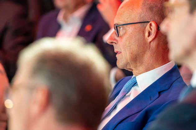 Friedrich Merz (EUR), Germany, Berlin, September 30, 2026 Press statements by Federal Chancellor Friedrich Merz (CDU), Christian Sewing (Deutsche Bank), and Roland Busch (Siemens) Keynote address by Federal Chancellor Merz at the annual meeting of the Made for Germany initiative in the Mosaikhalle at Siemens AG
