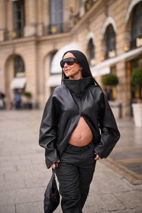 Sabrina Sato, who is pregnant, arrives for a fitting at the Schiaparelli house during Paris Fashion Week (PFW) on September 30, 2026. Pierre Perusseau, Bestimage. A pregnant Sabrina Sato arrives for a fitting at the Schiaparelli house during Paris Fashion Week (PFW) in Paris, France.  Copyright: xPierrexPerusseaux xBestimagexPierrexPerusseaux xBestimagex