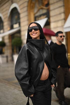 Sabrina Sato, who is pregnant, arrives for a fitting at the Schiaparelli house during Paris Fashion Week (PFW) on September 30, 2026. Pierre Perusseau, Bestimage. A pregnant Sabrina Sato arrives for a fitting at the Schiaparelli house during Paris Fashion Week (PFW) in Paris, France.  Copyright: xPierrexPerusseaux xBestimagexPierrexPerusseaux xBestimagex
