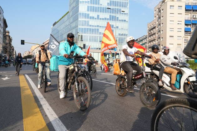 RECORD DATE NOT STATED IPA89147243 - Milan, September 30, 2026: a rally and subsequent march by delivery riders. The protest is organized by the Unione Sindacale di Base (USB) together with workers from delivery platforms to protest the piecework system and demand greater protections  Copyright: xx xx IPA89147243.jpeg